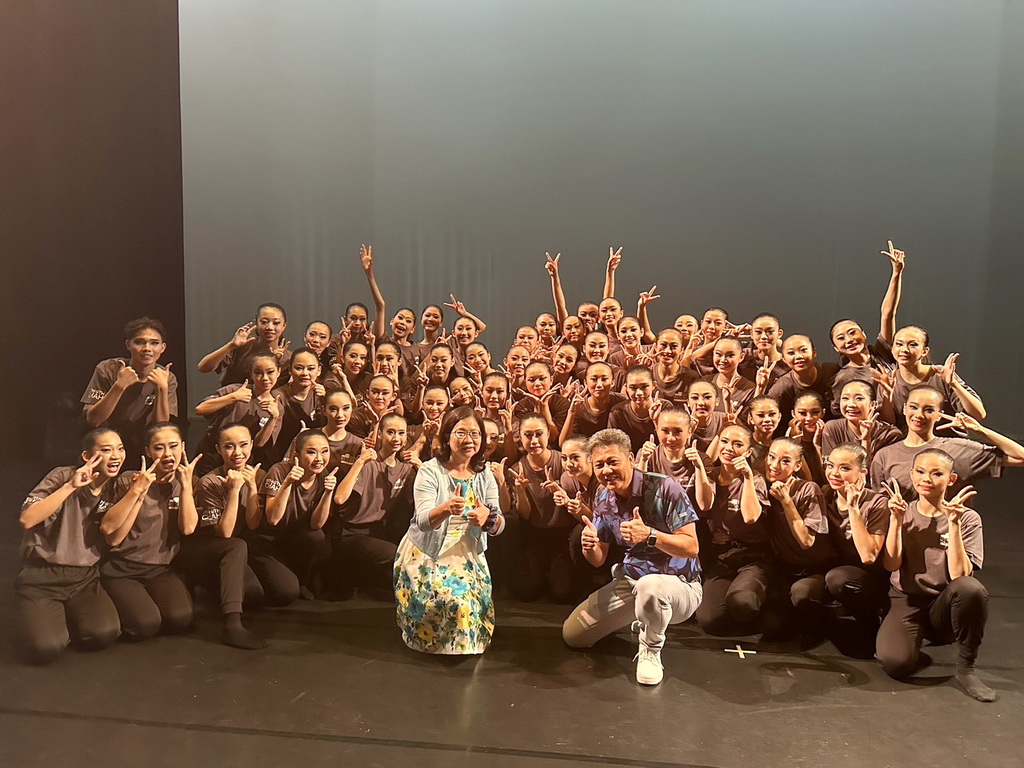 彰化藝術高中舞蹈班畢業公演 愛舞女孩重置後在舞台堅持完美初心 - https://www.watchmedia01.com