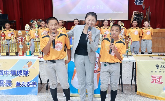 教師節前夕送大禮 許淑華縣長協助14校5千萬元改善設備 - https://www.watchmedia01.com