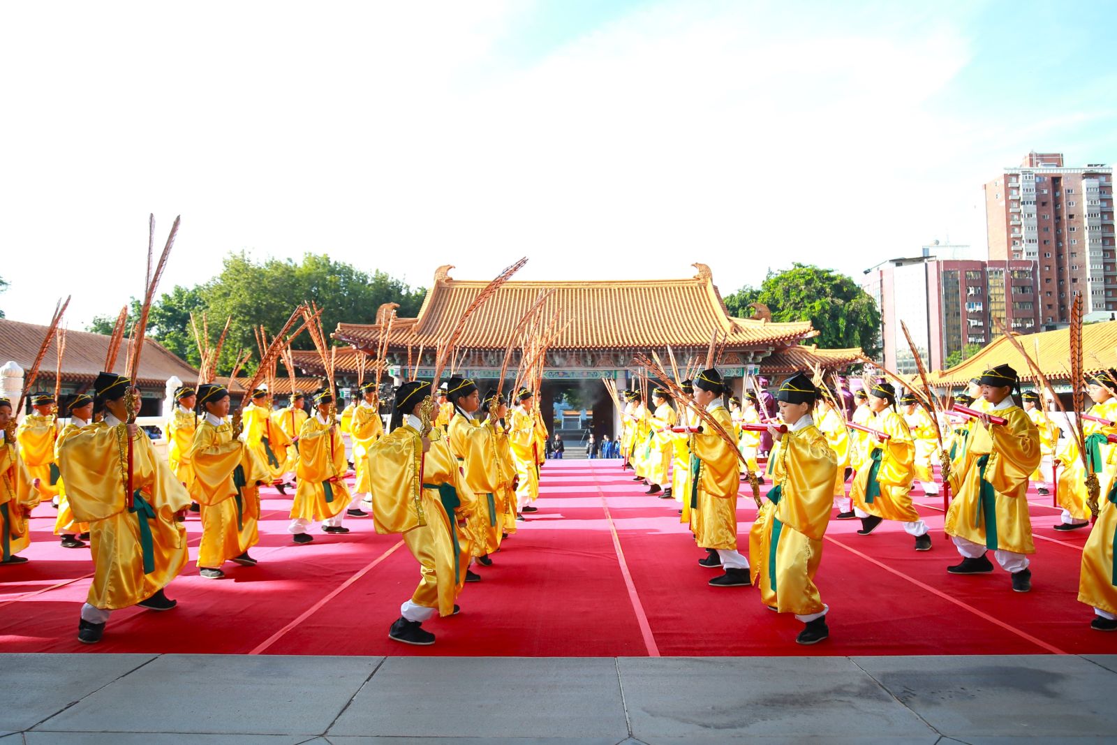 弘揚尊師重道精神 中市祭孔大典循古禮表敬意 - https://www.watchmedia01.com
