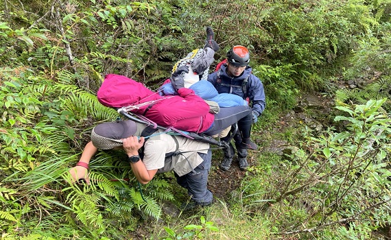 女山友登鑾安堂摔傷 南投消防局救援送醫 - https://www.watchmedia01.com