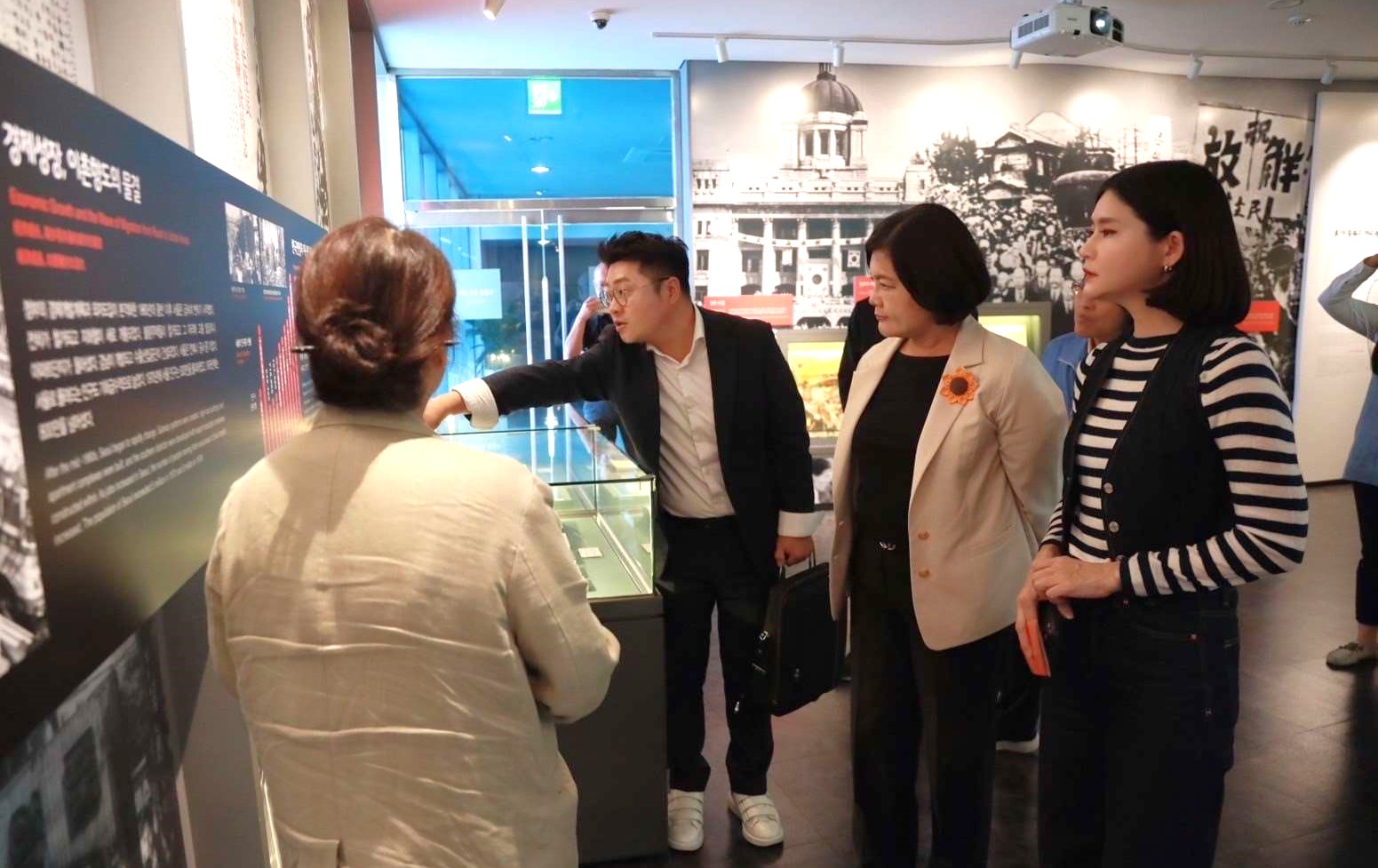 張麗善縣長率團赴韓取經　清溪川整治與文化館參訪收獲豐碩 - https://www.watchmedia01.com
