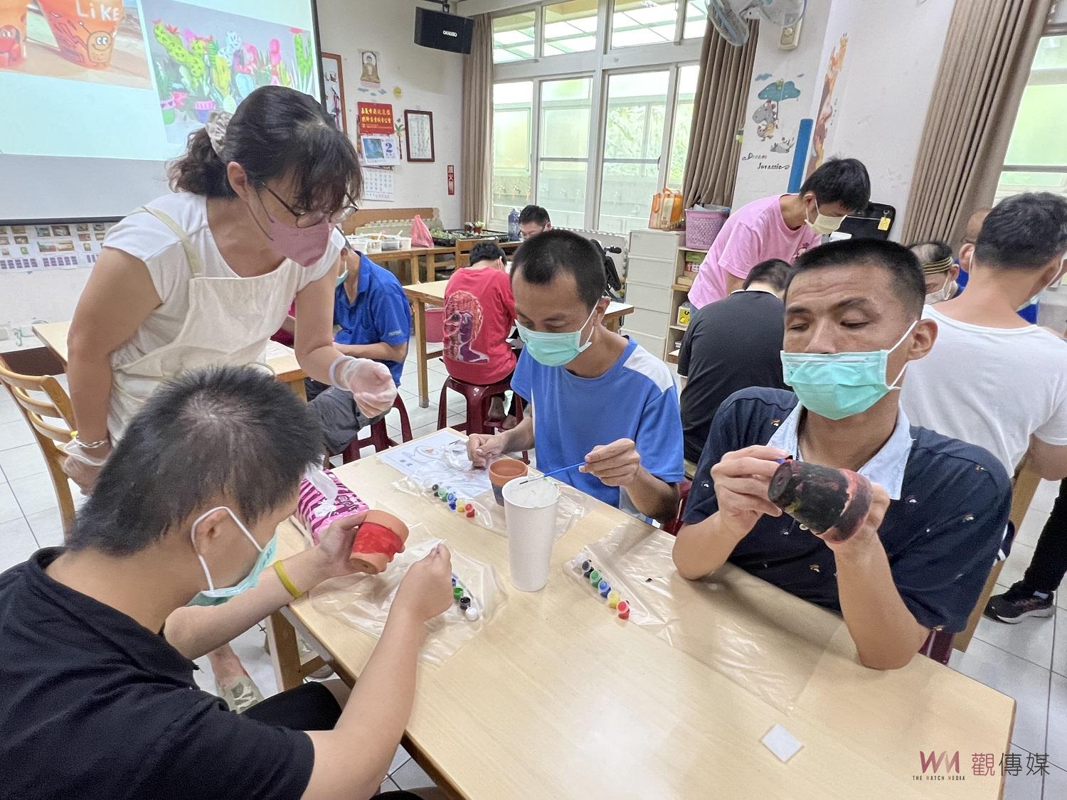 電台多肉植栽做公益　慢飛天使展歡喜自信 - https://www.watchmedia01.com