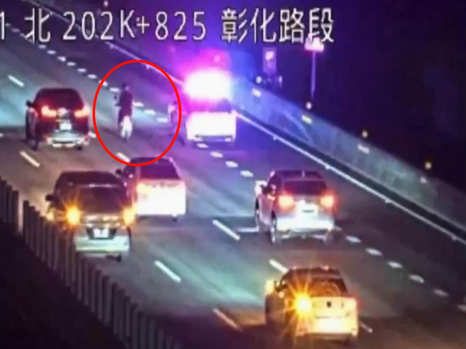 （有影片）／驚險！七旬老翁騎機車誤闖中山高 狂奔15公里終被攔截 - https://www.watchmedia01.com