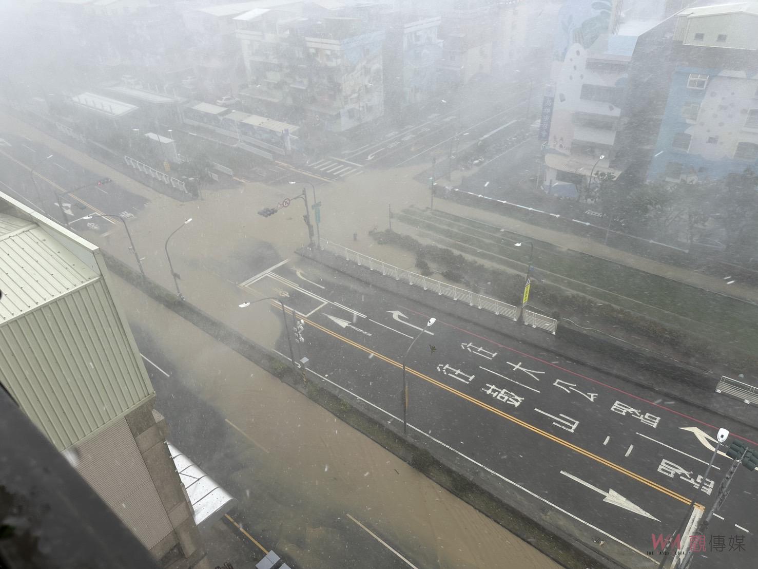 中度颱風《山陀兒》風強雨狂　高雄樹倒壓毀自小客車 - https://www.watchmedia01.com
