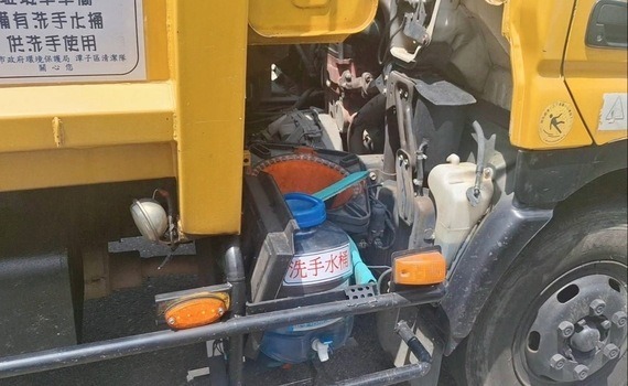 全國首創！中市垃圾車加裝「行動洗手桶」 便民貼心保清潔 - https://www.watchmedia01.com