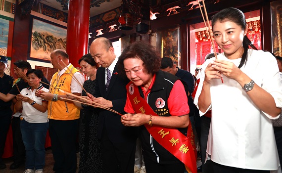北極玄天上帝飛昇得道 南投縣長許淑華、院長韓國瑜祈求國泰民安 - https://www.watchmedia01.com