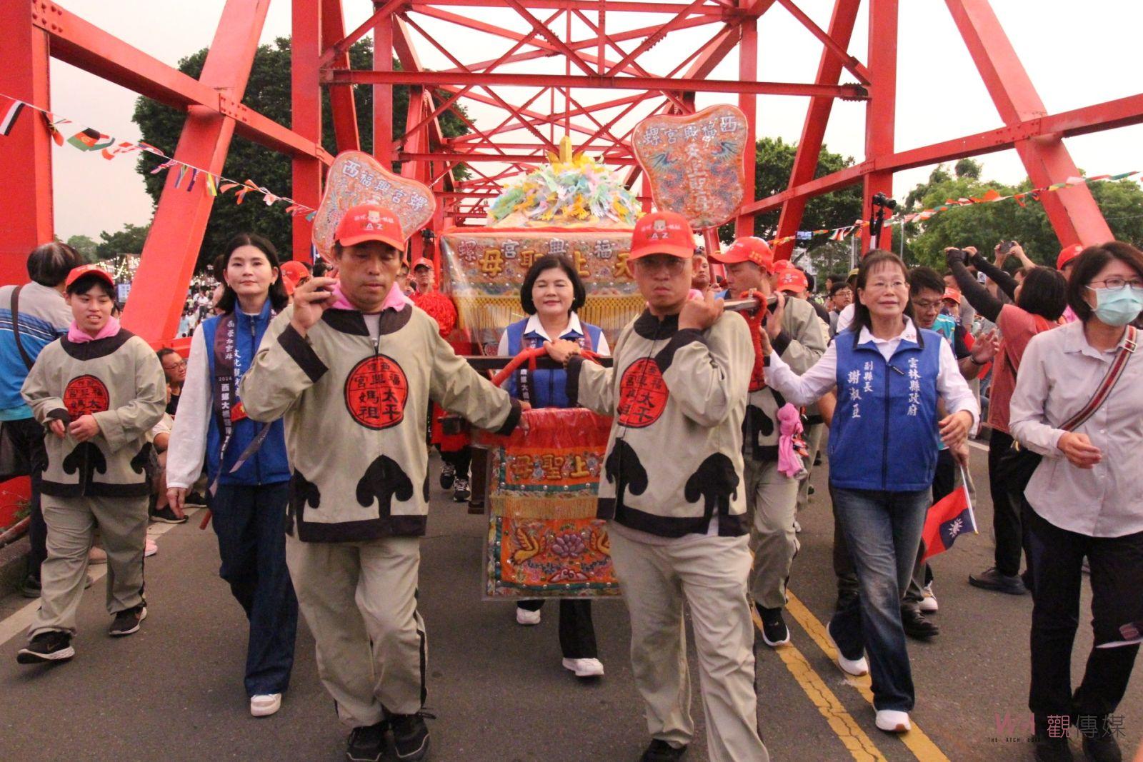 西螺大橋藝陣大會香祈福 施放璀璨焰火暖場慶雙十 - https://www.watchmedia01.com