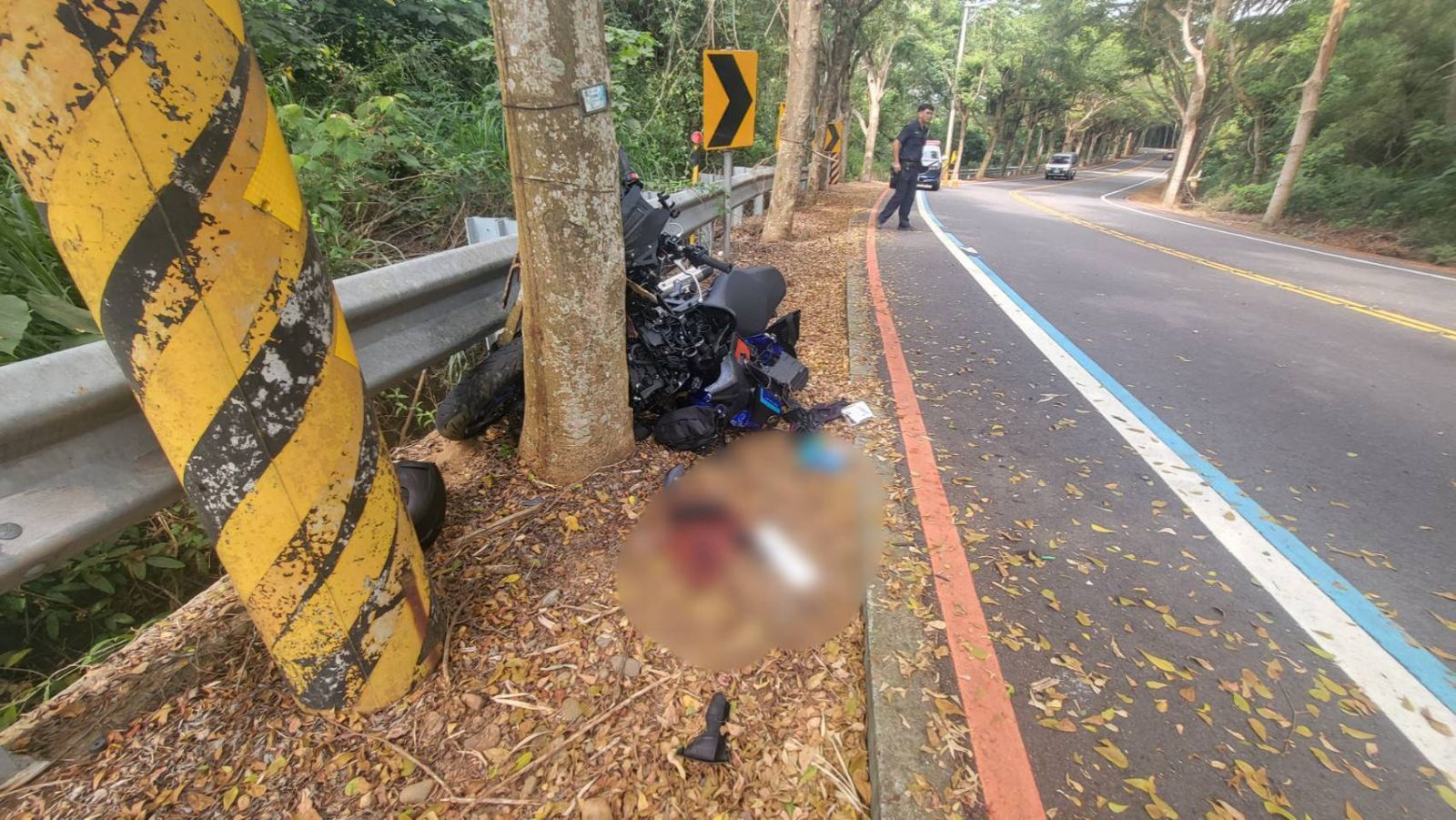 彰139又傳車禍！騎士返鄉自撞路樹　重機「撞擊解體」 - https://www.watchmedia01.com