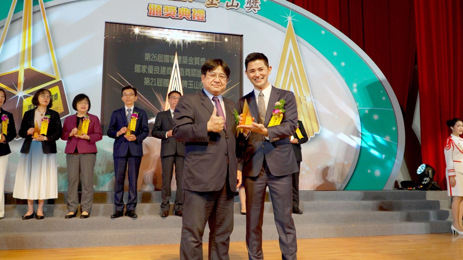 總統府表揚！婕樂纖2024年再度橫掃「國家品牌玉山獎」19項大獎 - https://www.watchmedia01.com