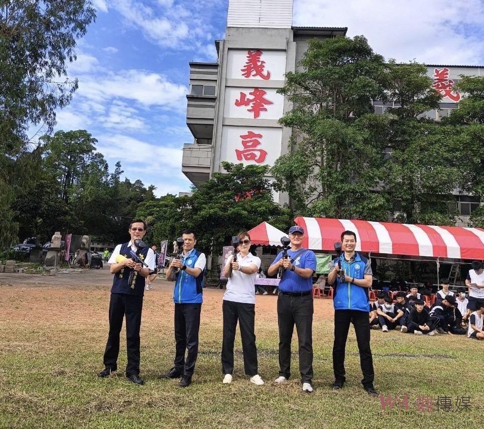 30隊近200人青春熱血打漆彈 與雲警共同反煙彈 - https://www.watchmedia01.com