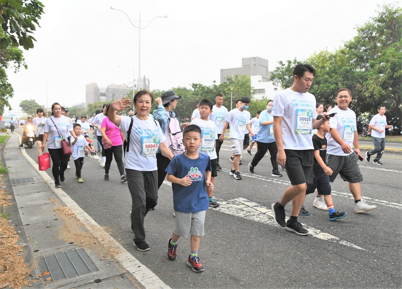 （有影片）／第15屆員林獅子盃親子公益路跑熱鬧開跑　3800人跑出健康與歡樂 - https://www.watchmedia01.com