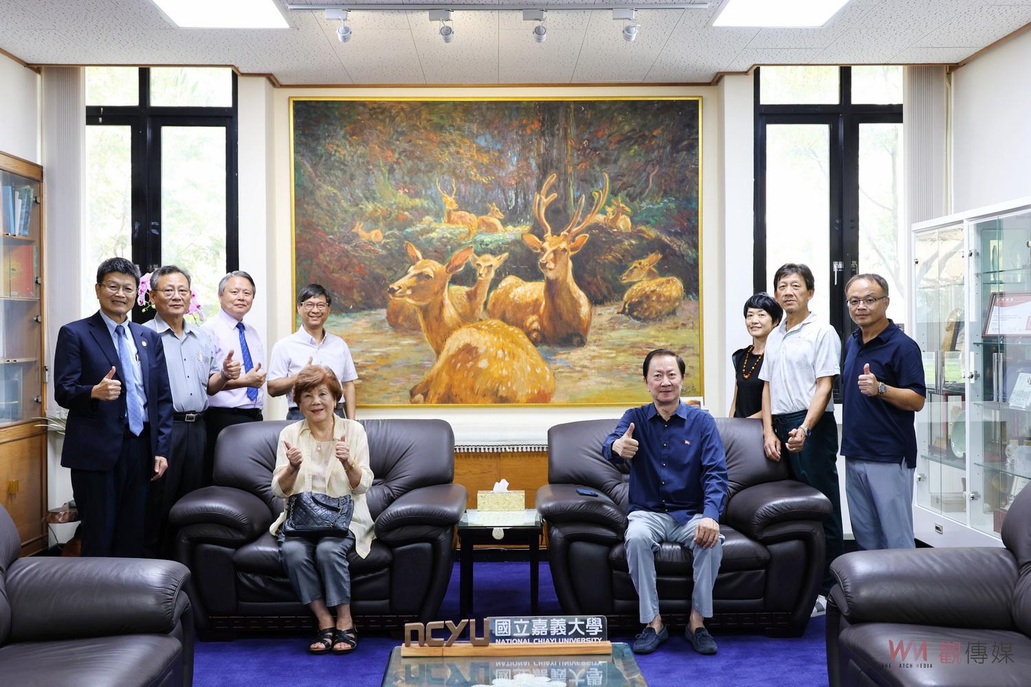 五月畫會創始人郭東榮贈油畫　市值驚人嘉大表感謝 - https://www.watchmedia01.com