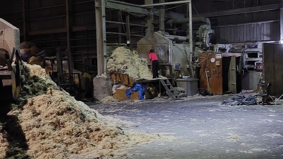 彰化羽毛飼料廠夜間惡臭被查　環保局最高可開罰2千萬元 - https://www.watchmedia01.com