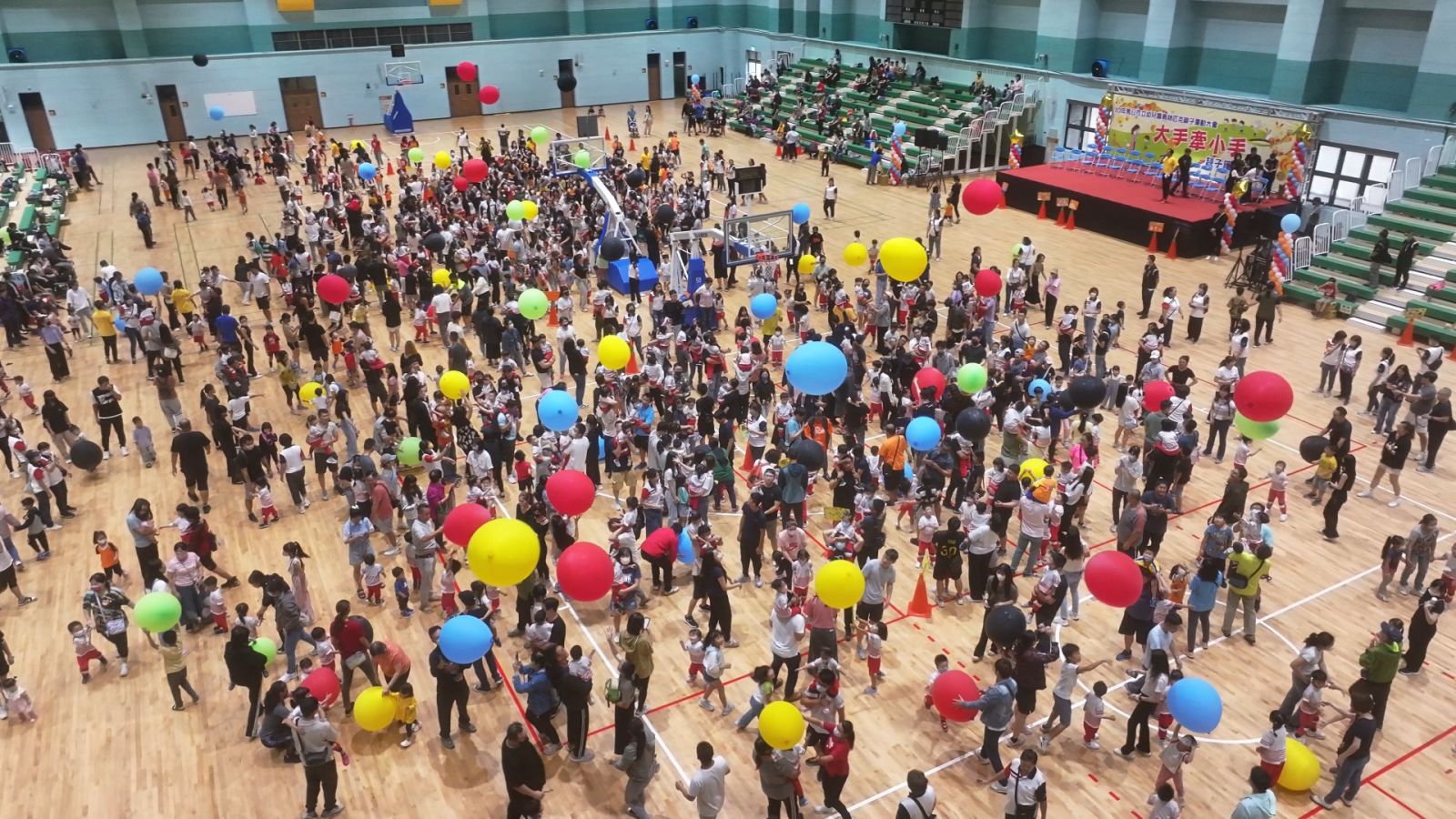 馬公市奧林匹克親子運動大會熱鬧開幕 變形金剛驚喜現身 - https://www.watchmedia01.com