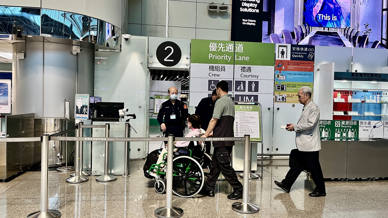 出國通關排很久？桃園機場優先通道 這些人不必排隊 - https://www.watchmedia01.com