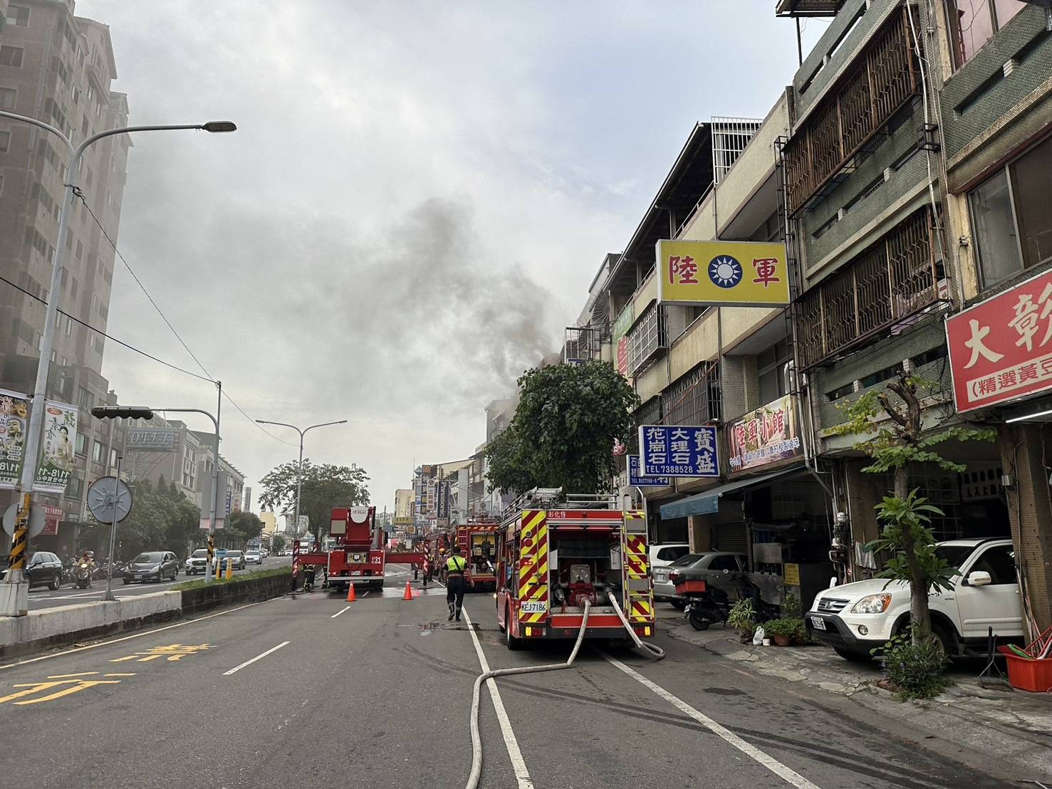 彰化市四層樓民宅火警　住警器預警奏效　三人頂樓待援獲救 - https://www.watchmedia01.com