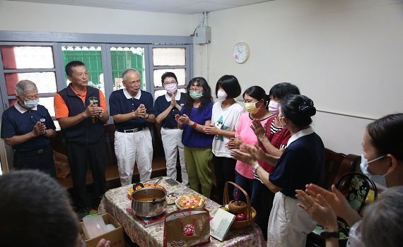 南投慈濟助弱勢修繕避風雨 祖孫三代能安枕 - https://www.watchmedia01.com