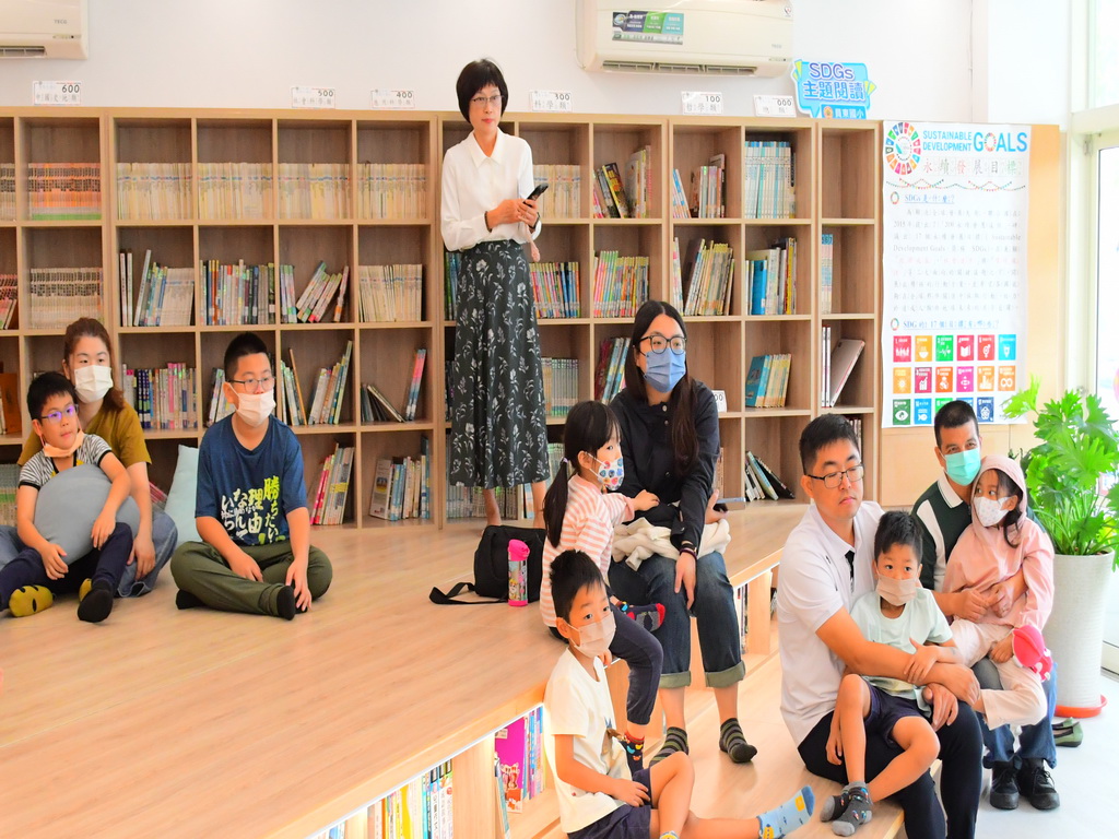 員東國小凃惠萍校長昇華社區交流 共讀站享受親子好時光 - https://www.watchmedia01.com