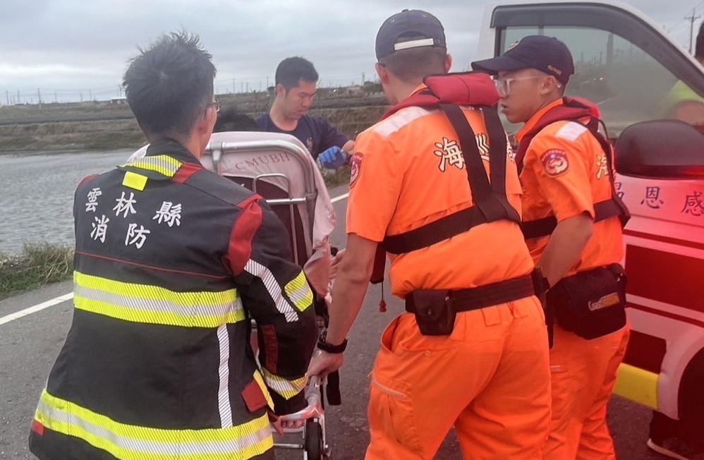港區智慧型監視輔助救援成功　海巡警消攜手救援魚塭車禍兩傷者脫險 - https://www.watchmedia01.com