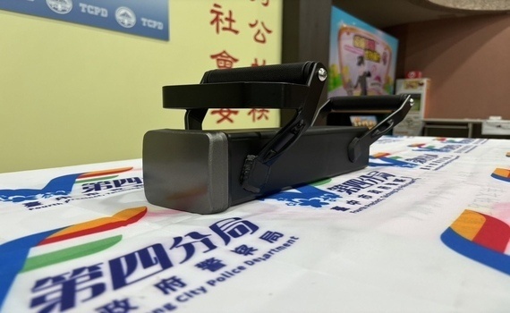 執勤利器再升級！臺灣鐵鎚大廠力挺警察　無償捐贈破門錘 - https://www.watchmedia01.com