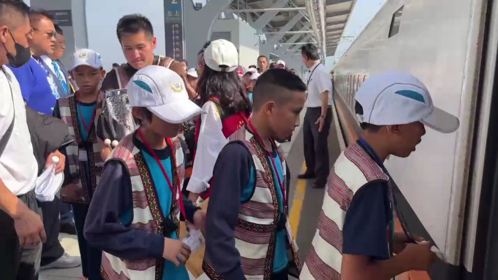 （有影片）／探索之旅　賽德克學童體驗高鐵　偏鄉學童首搭高鐵圓夢台北 - https://www.watchmedia01.com