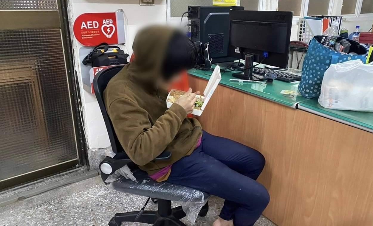 失蹤女子倒臥危險路段　臺西警暖心救助助她平安返家 - https://www.watchmedia01.com