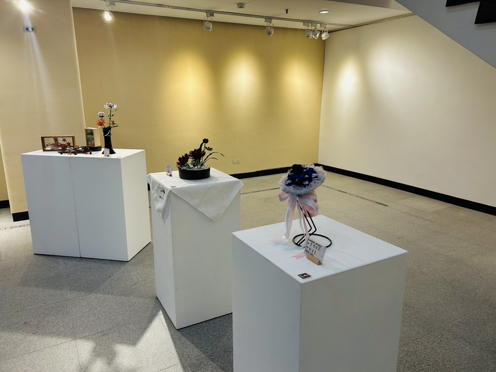 黃瑪莉師生纏花展走入藝術殿堂 將傳統飾品春仔花賦予新生 - https://www.watchmedia01.com