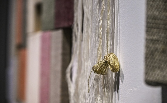 王綺穗「水分子記憶．喚醒」個展 繪畫融合傳統編織工藝 - https://www.watchmedia01.com
