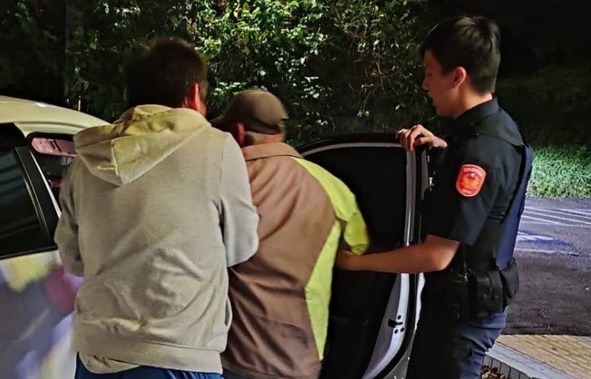 崙背警員急中伸援！　迷途七旬翁路倒獲救平安返家 - https://www.watchmedia01.com