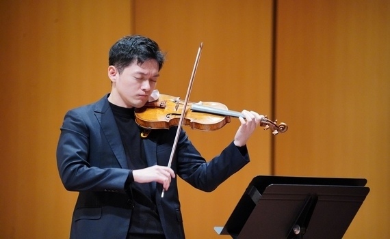 琴韻共鳴！曾宇謙攜手羅漢·德·希爾法演繹經典　台中學子陶醉音樂饗宴 - https://www.watchmedia01.com