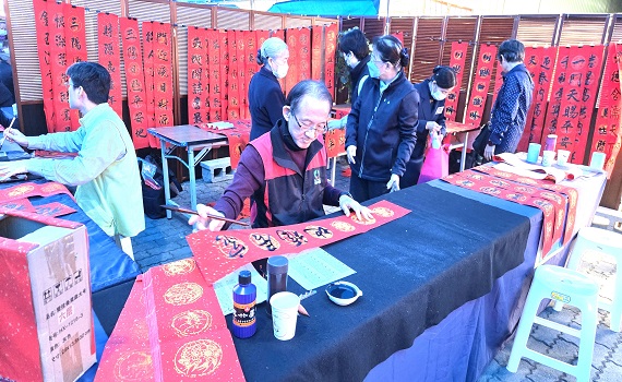 草屯慈濟歲末祝福感恩會 南投縣長許淑華親臨祝福 - https://www.watchmedia01.com