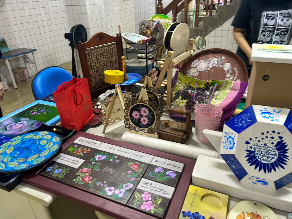 跟著楊秀椿老師學彩繪 黃文麗從基隆到彰化只為成就生活的滿足 - https://www.watchmedia01.com