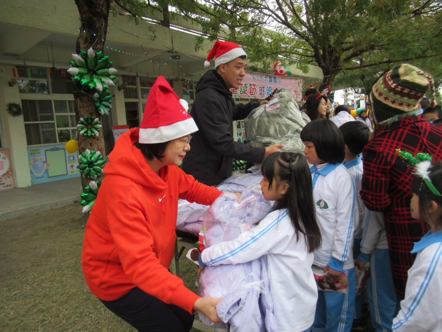 聖誕奇蹟在大園國小　愛與祝福　孩子們的聖誕派對 - https://www.watchmedia01.com