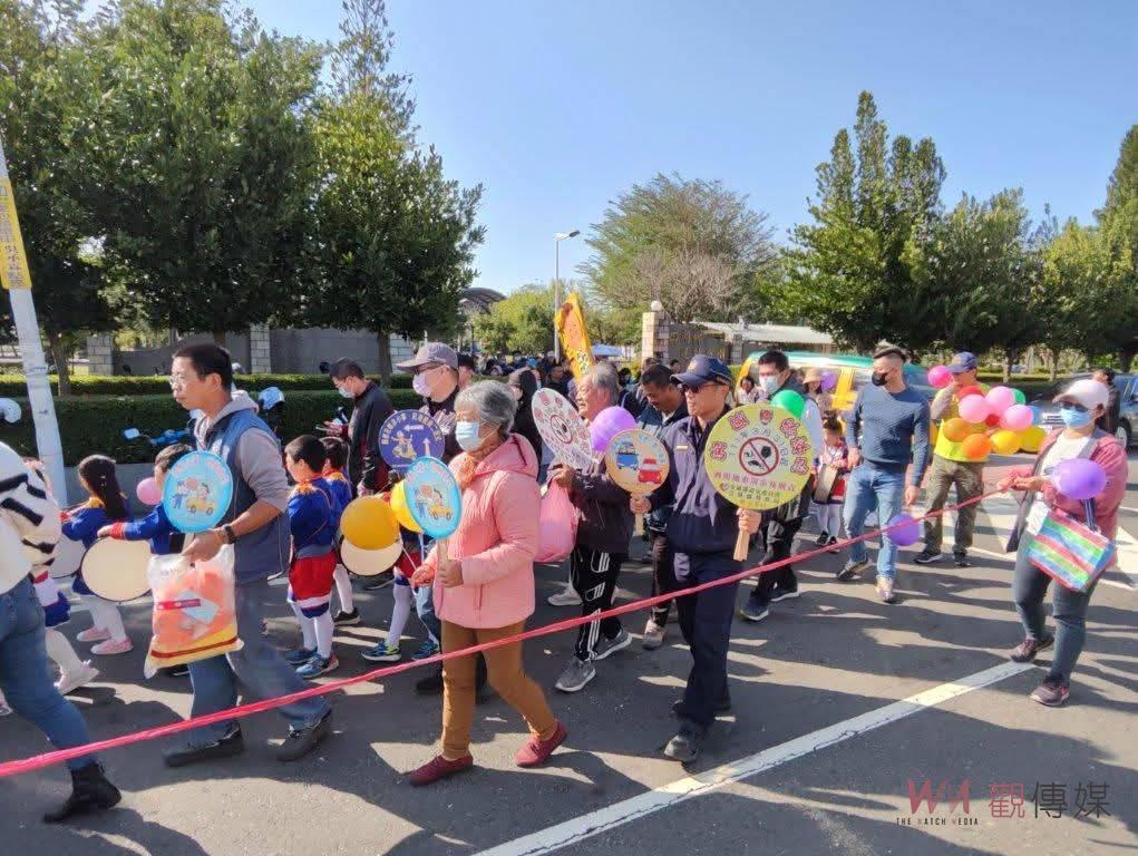 臺西警大手牽小手 聖誕踩街宣導交安與識詐 - https://www.watchmedia01.com