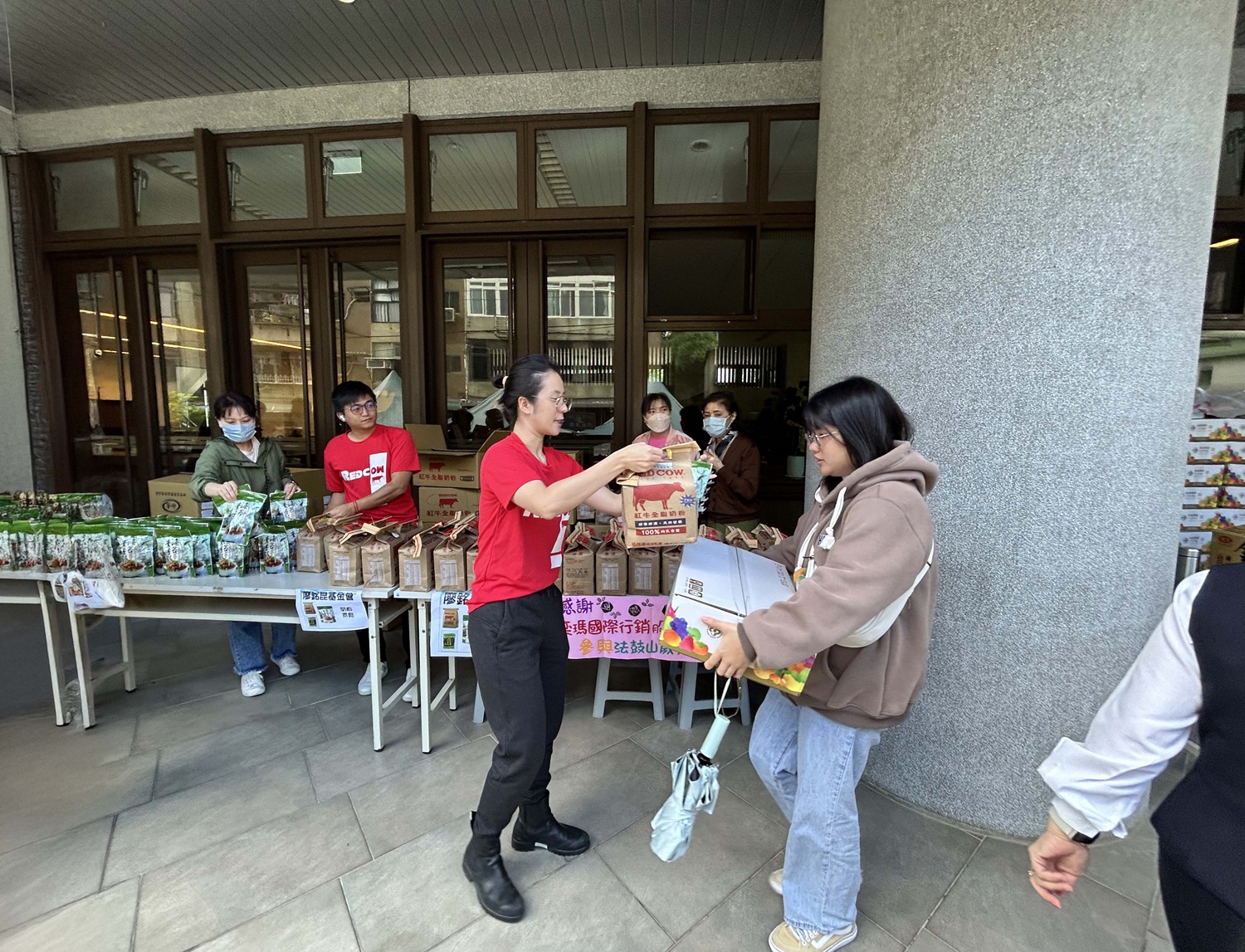 紅牛奶粉公益獻愛不停歇 聖誕感恩月回饋社會 - https://www.watchmedia01.com
