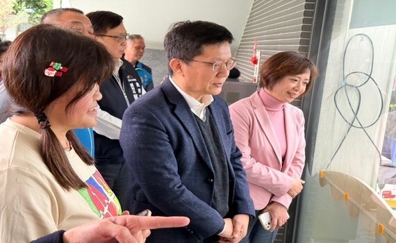 幼兒教育2-6歲照顧就學大進展　何欣純與教育部參訪幼兒園慶耶誕 - https://www.watchmedia01.com