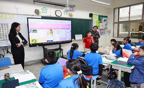 南投縣中小學一師一載具、生生有平板計畫正式啟動領先全國 - https://www.watchmedia01.com