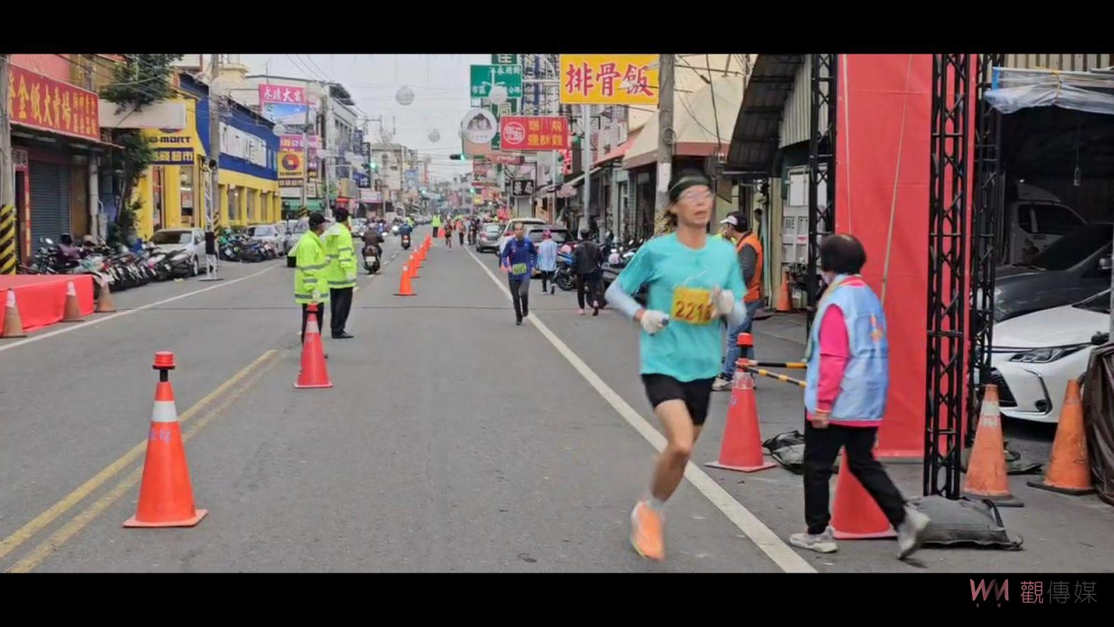 （有影片）／超跑領跑、人氣卡通加油　永靖鄉元旦路跑3500跑者熱力開跑 - https://www.watchmedia01.com