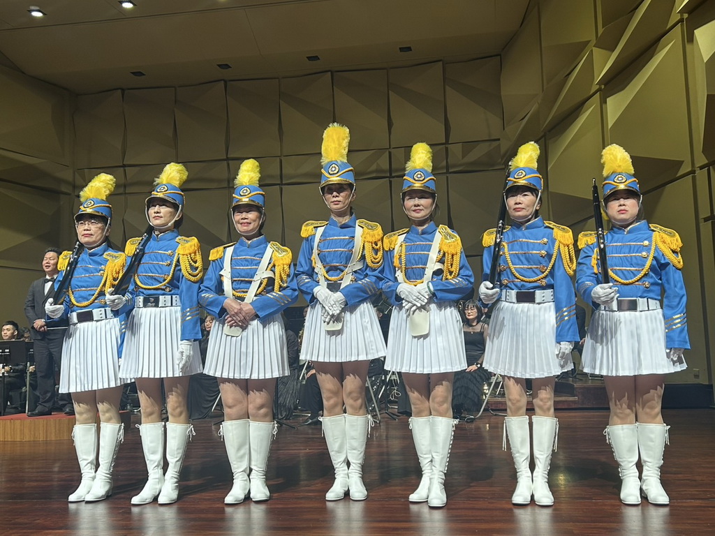 彰商校友管樂團年度公演 與當年儀隊女神一起重回當年國慶的畫面 - https://www.watchmedia01.com