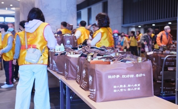 祝福與傳承！寒冬送暖慈善公益　惠中寺關懷1450福田戶溫馨人間 - https://www.watchmedia01.com