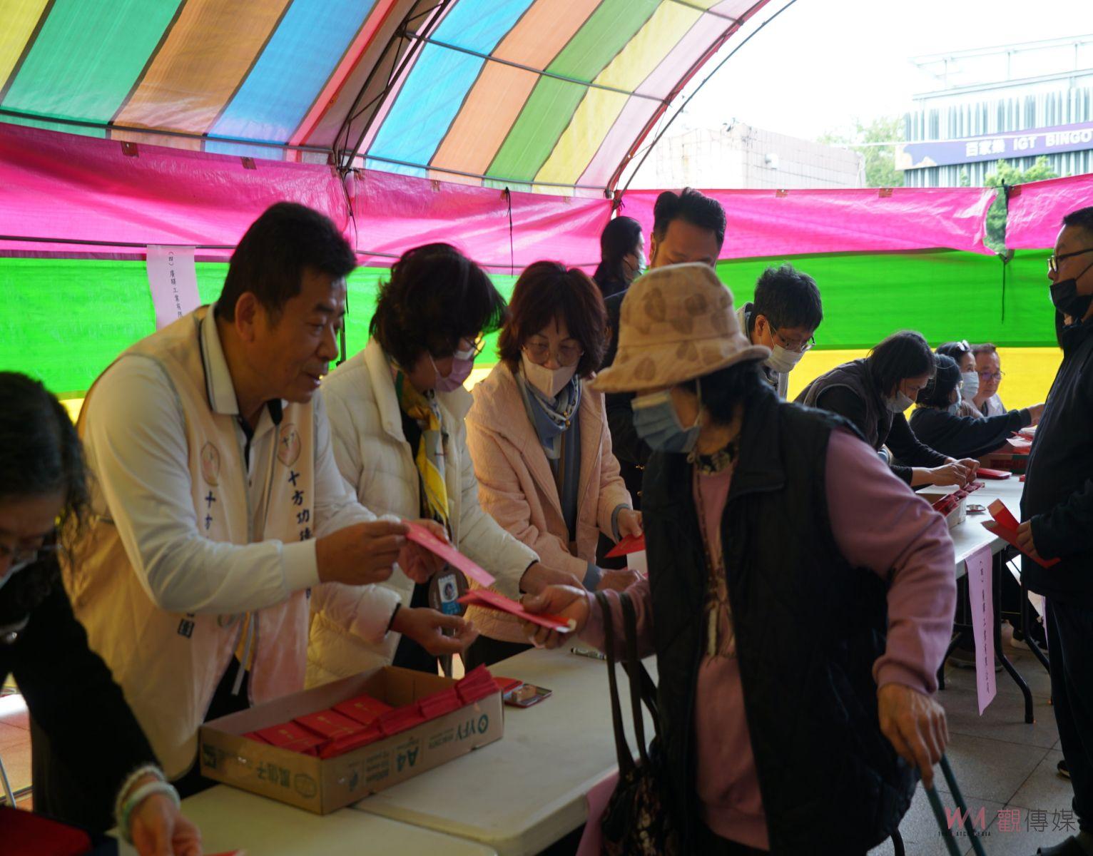 （有影片）／鹿港鎮冬令慰問關懷活動　372戶低收入家庭感受社會溫暖 - https://www.watchmedia01.com