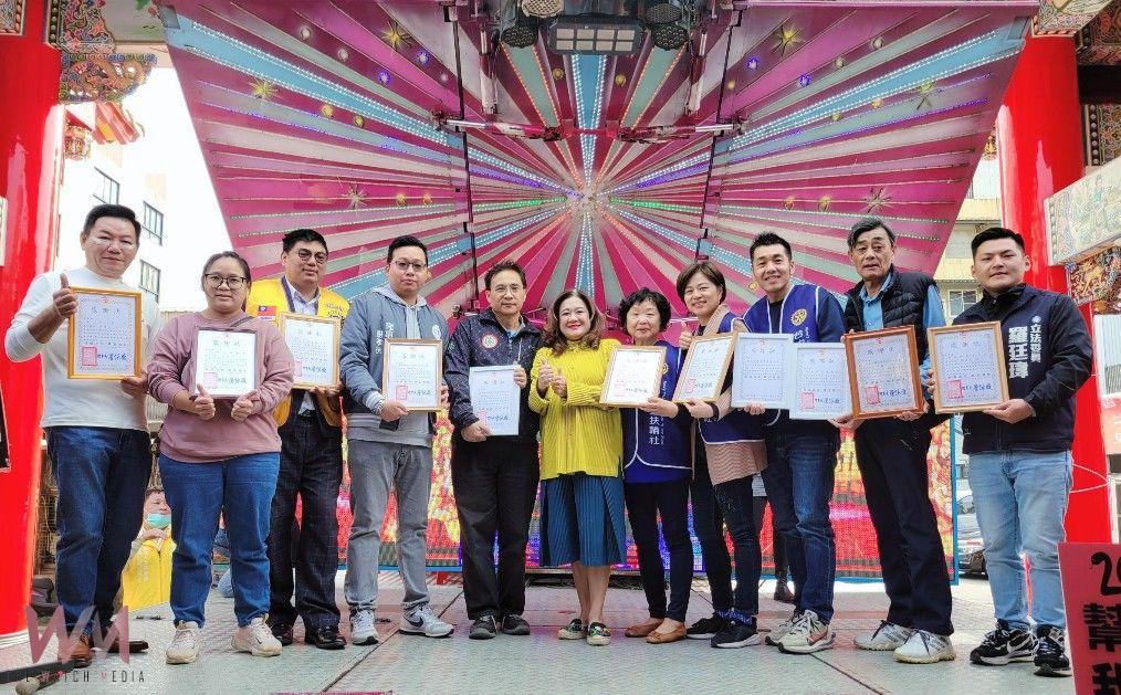 歲末愛心公益!社團法人臺中市立林安康社福關懷協會辦「春蛇暖街 迎新春」 無家者暨弱勢團體餐會 - https://www.watchmedia01.com