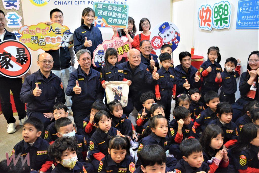 活化善用辦公室外牆 嘉市警局繪製圖文並茂婦幼安全走廊 - https://www.watchmedia01.com