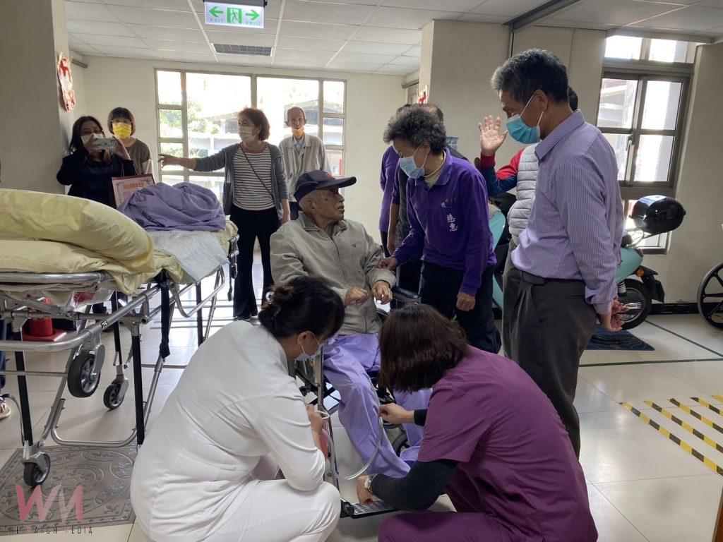 高齡89歲的葉伯伯在面臨末期病痛的時刻，在專業的護理與陪伴下順利返回彰化榮家，實現內心深處的願望。（記者陳雅芳攝）