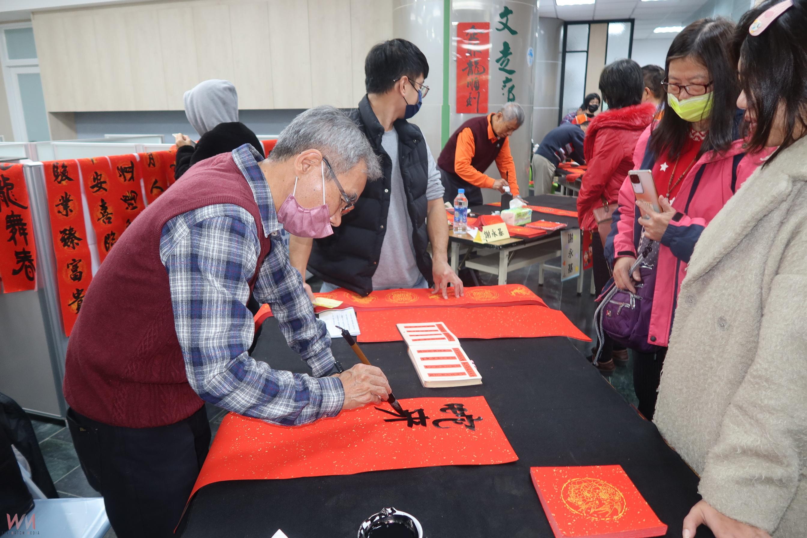 （有影片）／春聯墨香飄揚　台電彰化區處書法名家揮毫送祝福、義賣助公益 - https://www.watchmedia01.com
