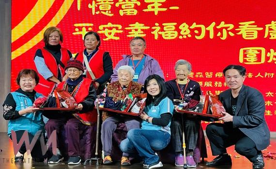 嘉基為長輩歡喜圍爐   祝福「蛇」麼都好 - https://www.watchmedia01.com
