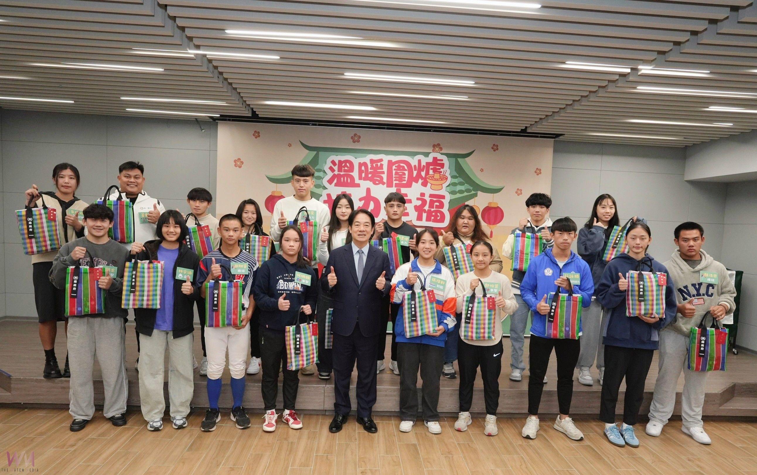 溫暖圍爐迎新春！賴清德總統與家扶運動健兒　接力夢想助孩子站上國際舞台 - https://www.watchmedia01.com