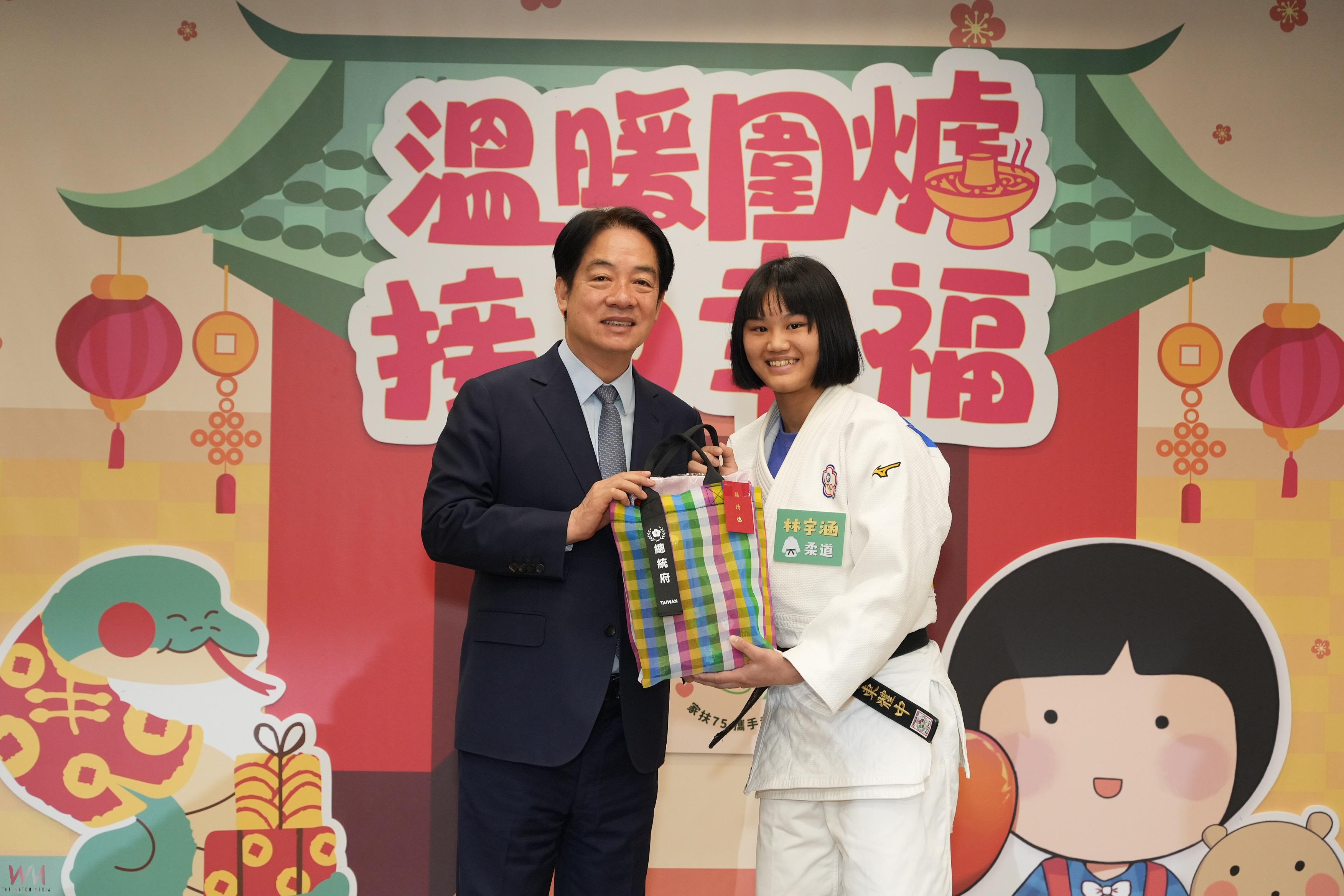 溫暖圍爐迎新春！賴清德總統與家扶運動健兒　接力夢想助孩子站上國際舞台 - https://www.watchmedia01.com