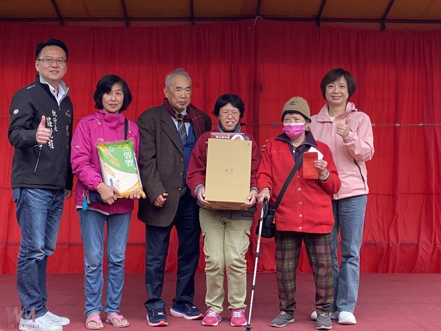 台中茂盛醫院寒冬送暖持續14年　關懷弱勢家庭溫馨過好年 - https://www.watchmedia01.com
