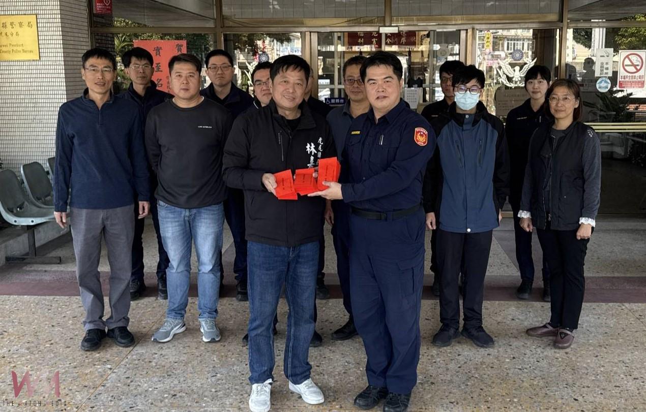 虎尾警春節守護全力以赴　虎尾鎮長發發紅包慰勞執勤警員 - https://www.watchmedia01.com